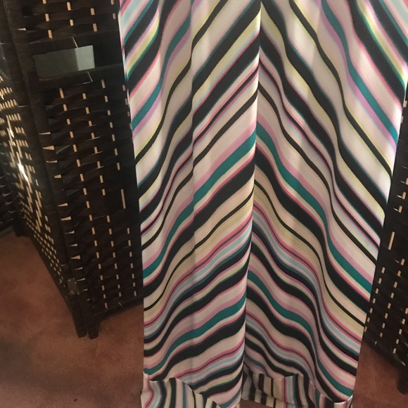 Roz & Ali Maxi Dress 🏖 - Picture 4 of 12